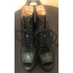 Katy Perry Boots Size 5